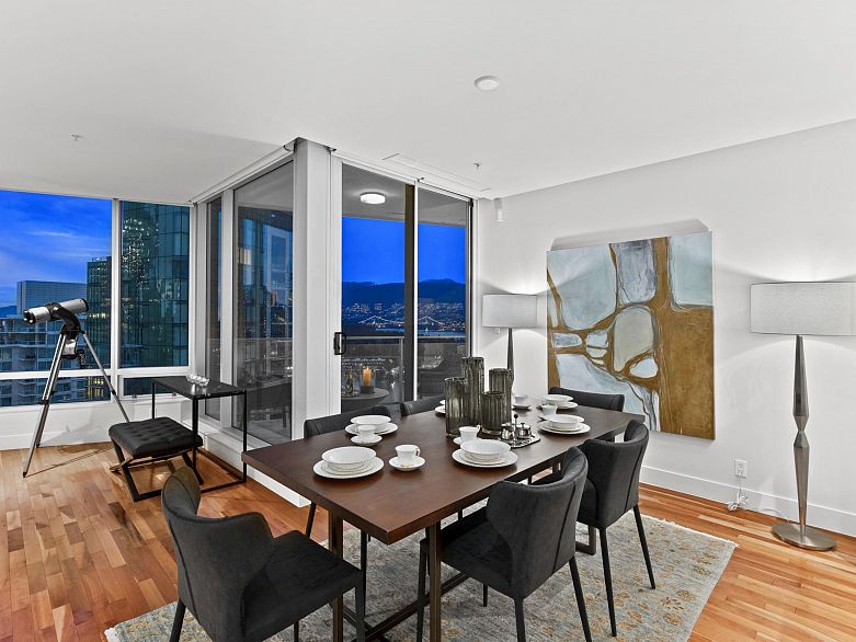 2803 1077 W Cordova Street