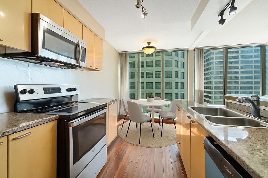 1106 1200 W Georgia Street