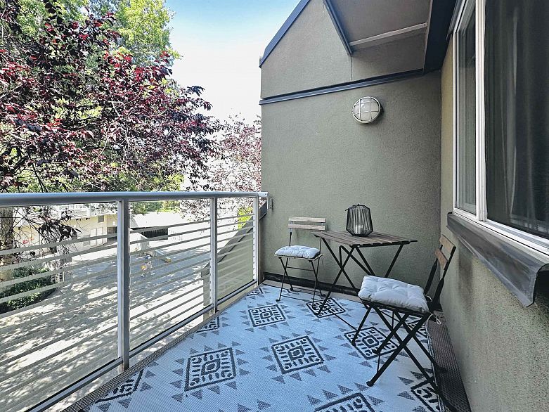 203 650 Moberly Road