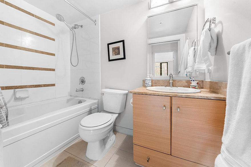 502 909 Mainland Street