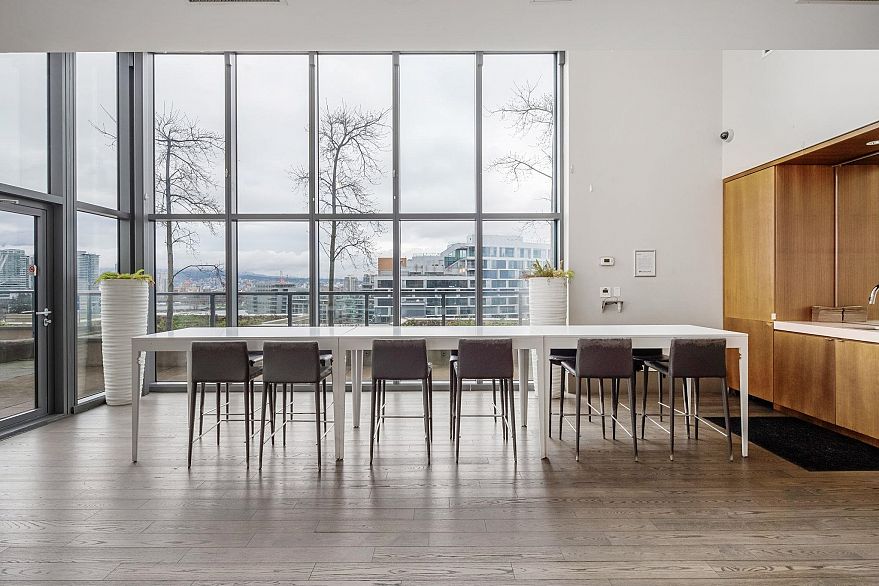 PH1606 288 W 1st Avenue