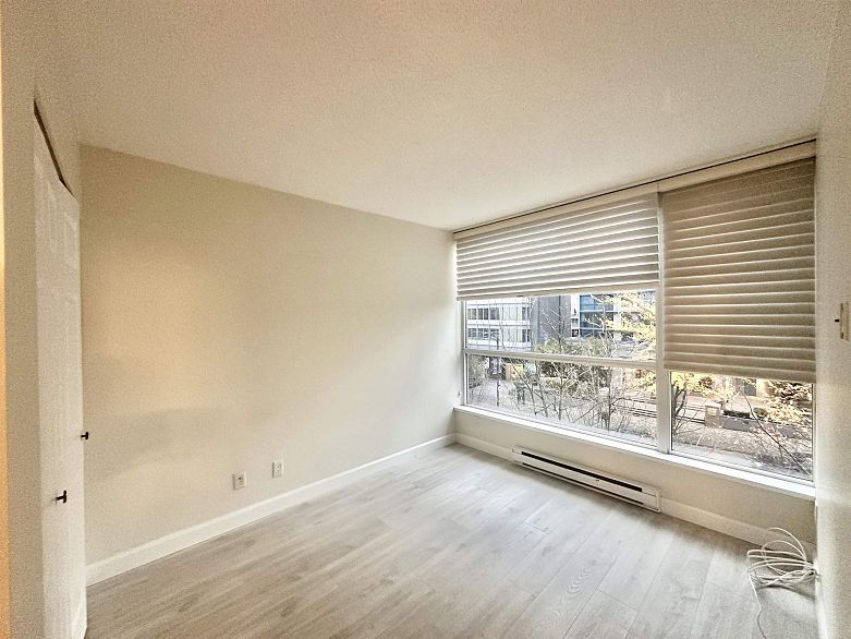 302 1420 W GEORGIA STREET, Vancouver BC V6G 3K4