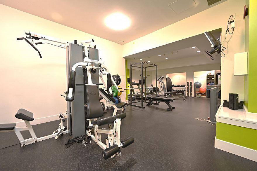 2002 1201 Marinaside Crescent