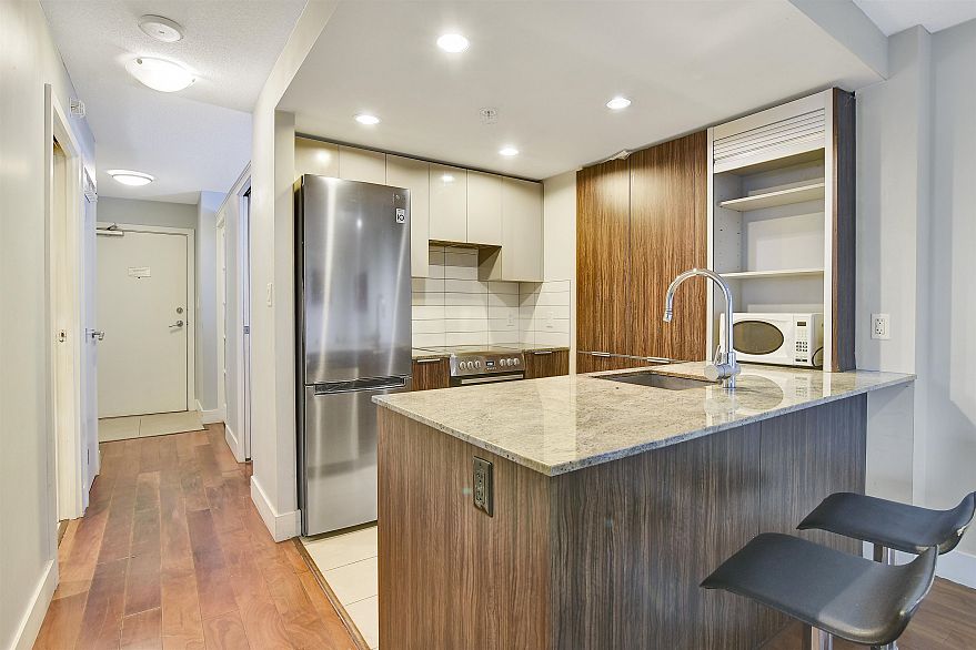 318 1088 RICHARDS STREET, Vancouver BC V6B 3E1