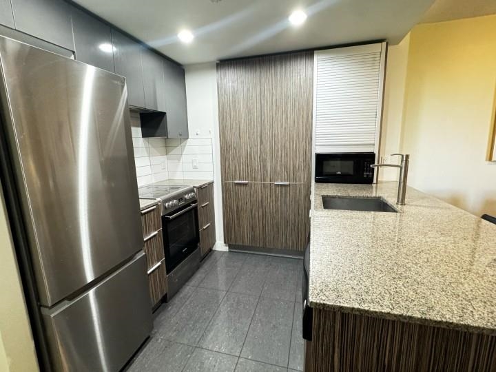 418 1088 RICHARDS STREET, Vancouver BC V6B 3E1