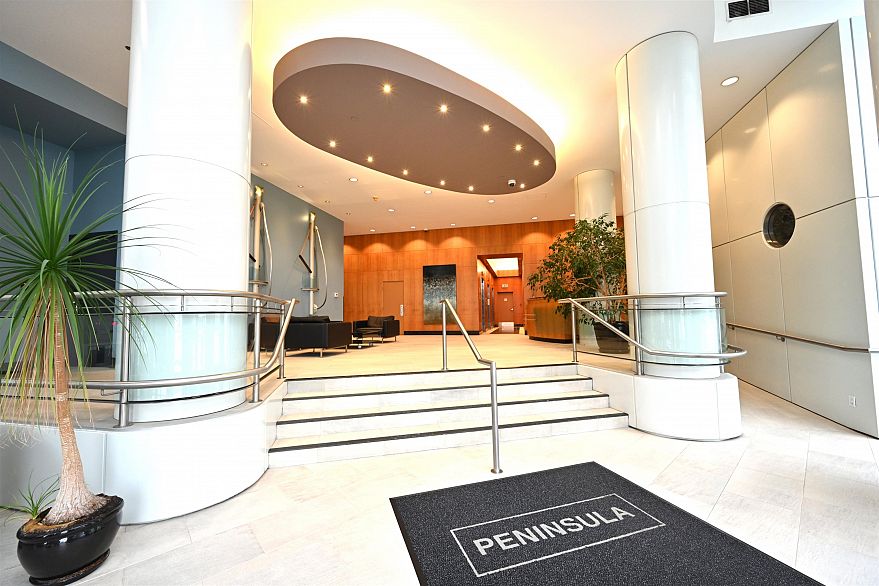 2002 1201 Marinaside Crescent