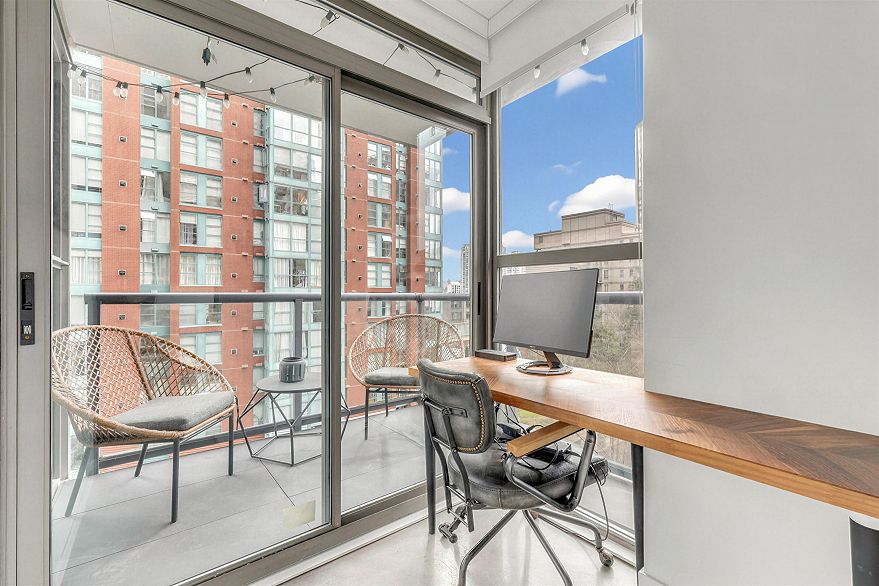 505 928 Richards Street