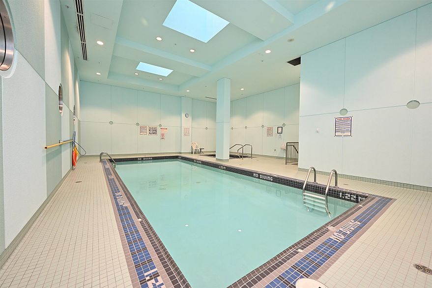 2002 1201 Marinaside Crescent