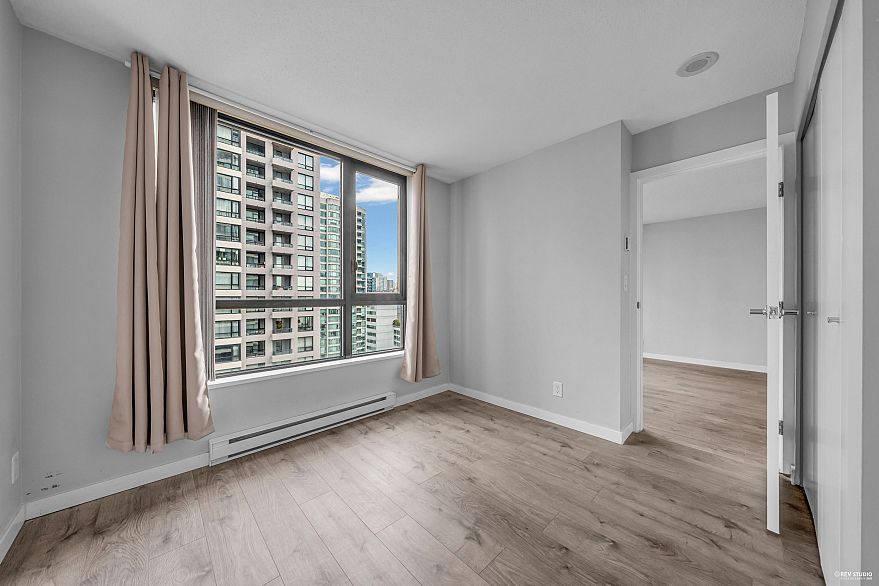 1703 977 Mainland Street