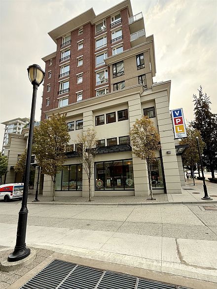 302 4028 Knight Street