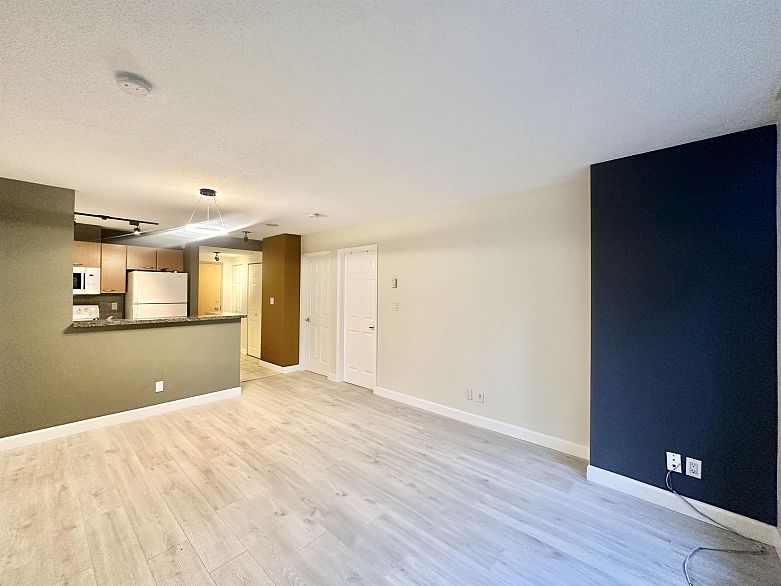 302 1420 W GEORGIA STREET, Vancouver BC V6G 3K4