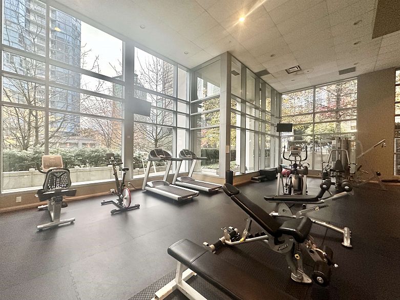 302 1420 W GEORGIA STREET, Vancouver BC V6G 3K4