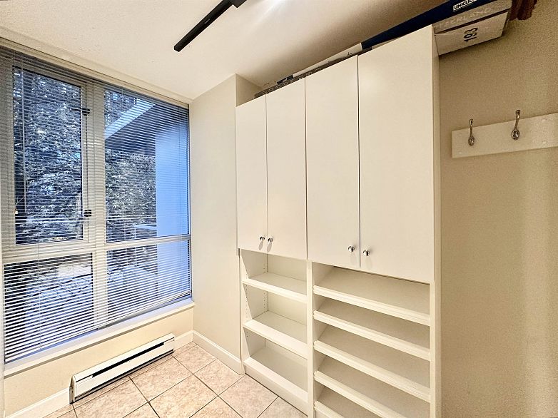 302 1420 W GEORGIA STREET, Vancouver BC V6G 3K4