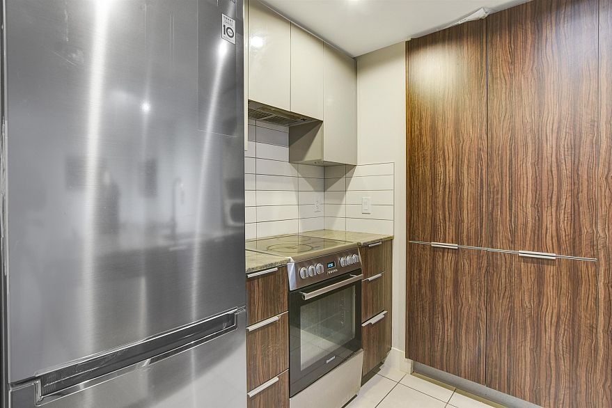 318 1088 RICHARDS STREET, Vancouver BC V6B 3E1