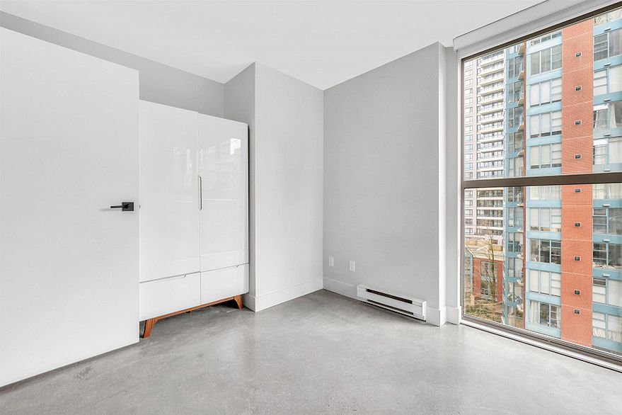 505 928 Richards Street