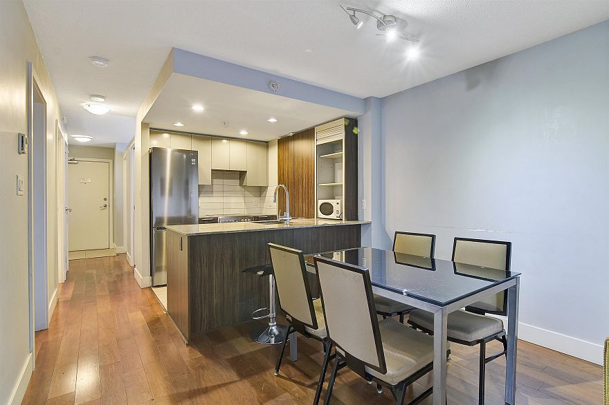 318 1088 RICHARDS STREET, Vancouver BC V6B 3E1