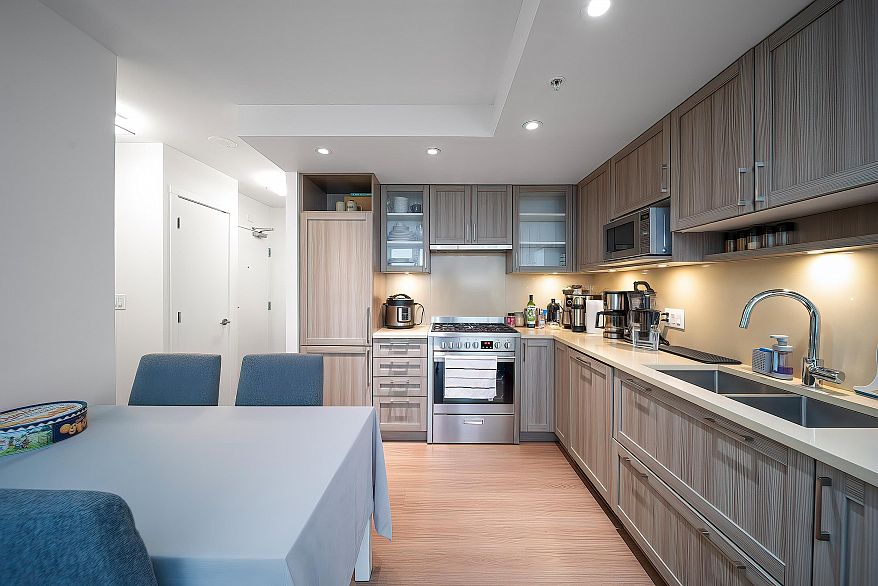 1907 5470 Ormidale Street