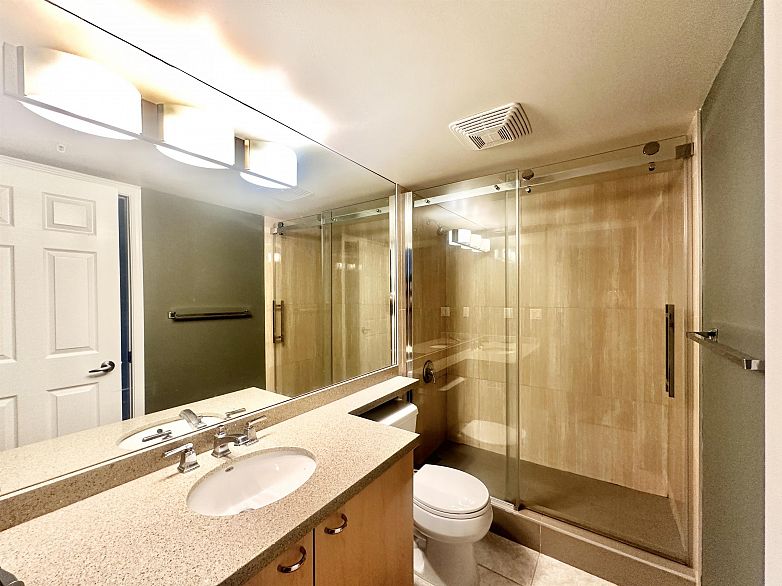 302 1420 W GEORGIA STREET, Vancouver BC V6G 3K4