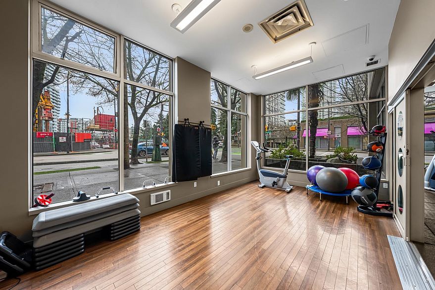 305 989 Beatty Street