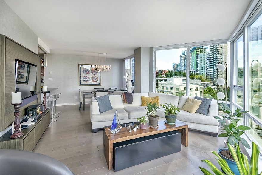 1207 1408 Strathmore Mews