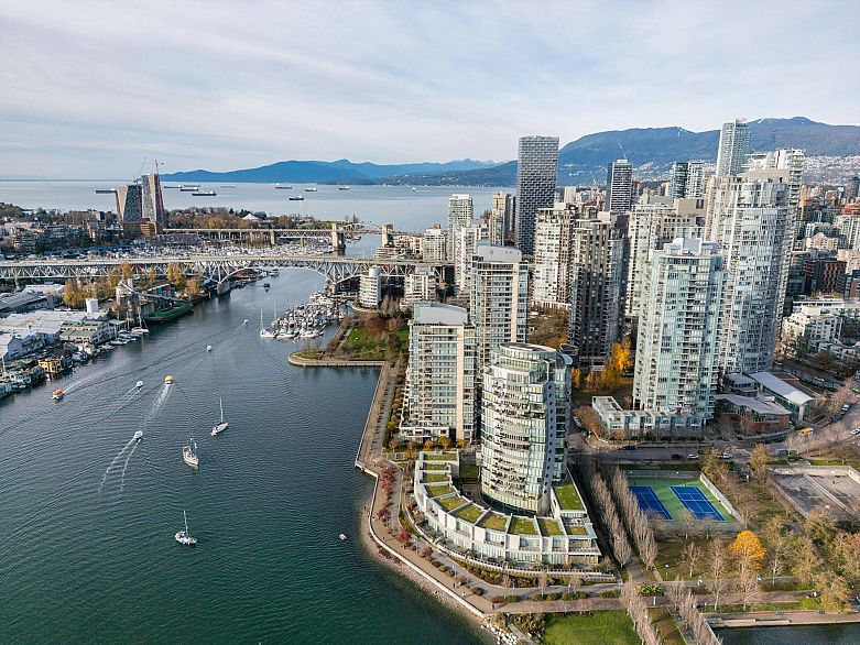 1903 1515 Homer Mews