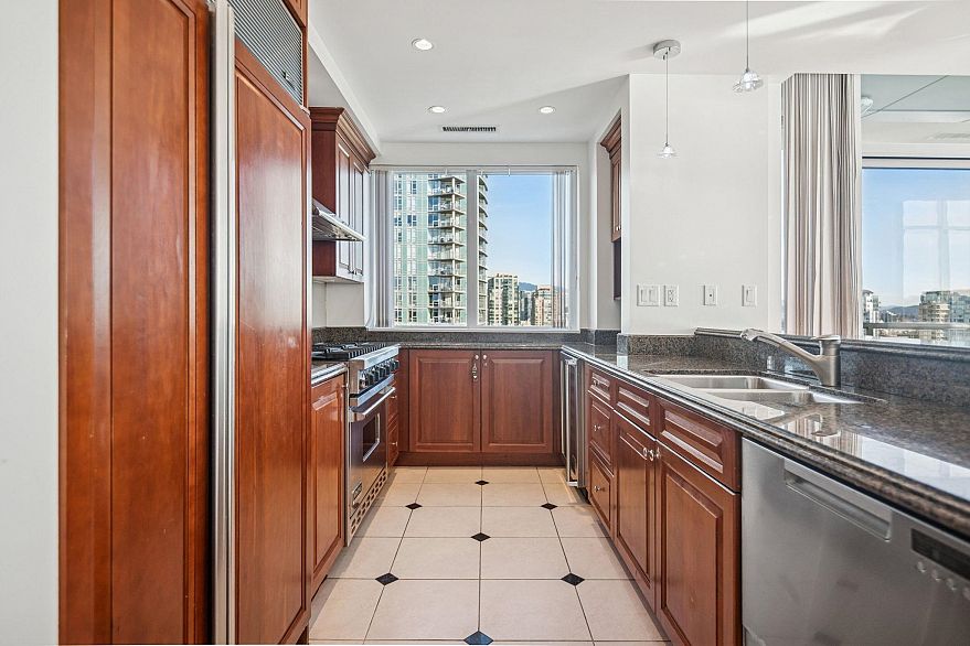 1903 1515 Homer Mews