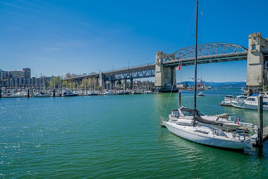 2703 1455 Howe Street