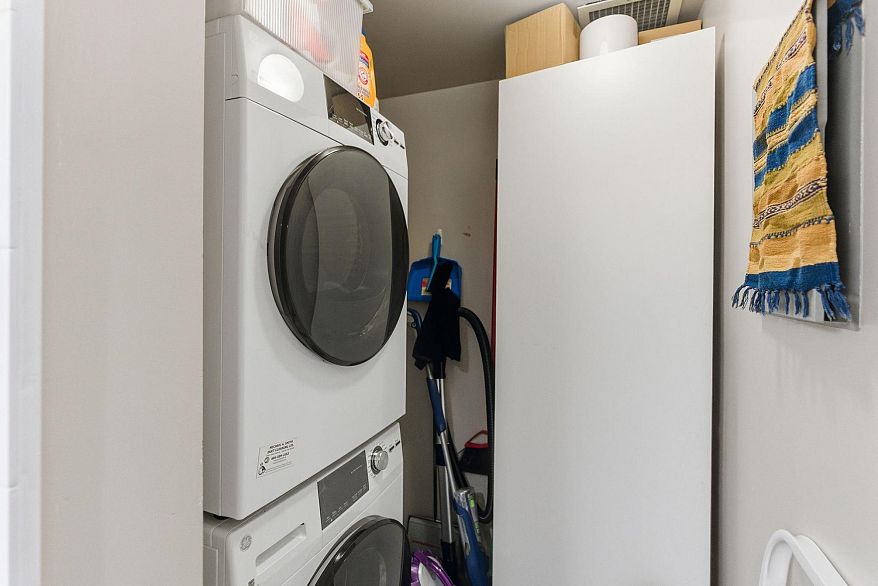 203 2405 W 2nd Avenue