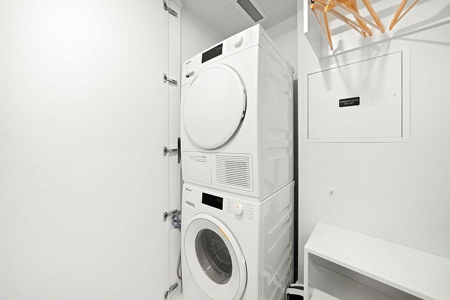 1004 1033 NELSON STREET, Vancouver BC V6E 0E5