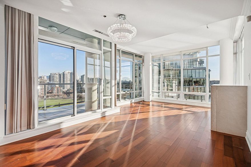 1903 1515 Homer Mews