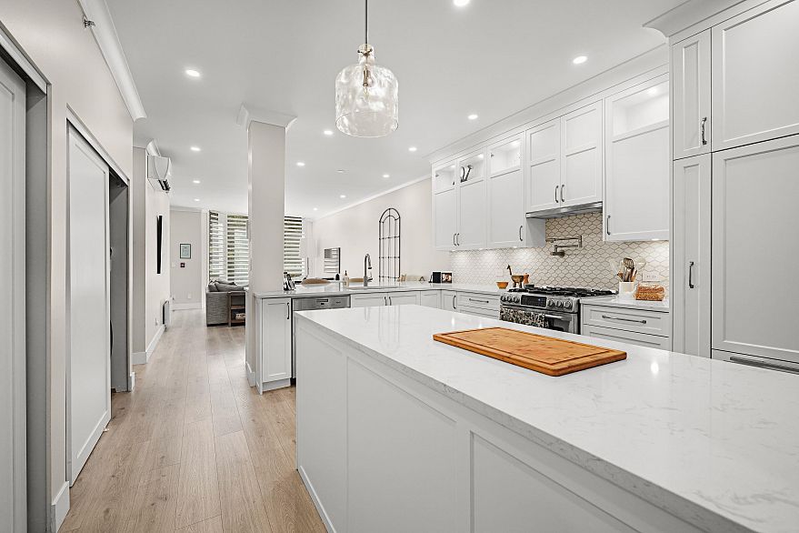 102 1488 Hornby Street