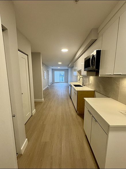 302 3050 Kingsway Road