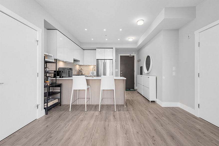 309 3588 Sawmill Crescent