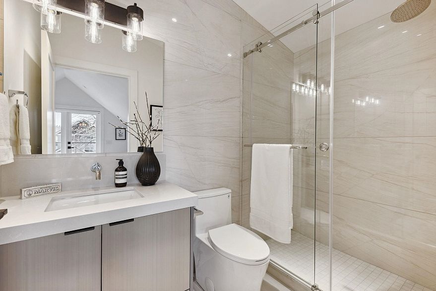 1 3081 W 14th Avenue