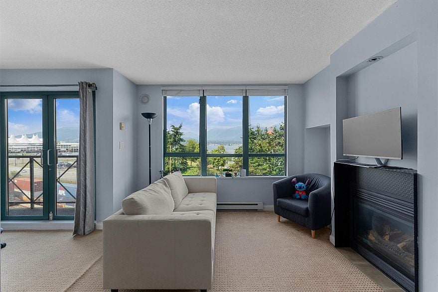 604 55 Alexander Street