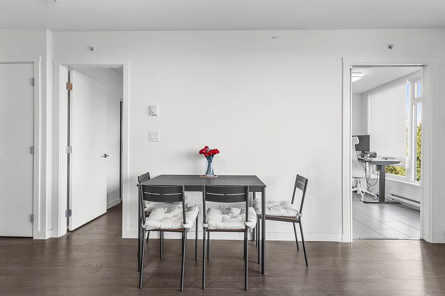 910 5470 Ormidale Street