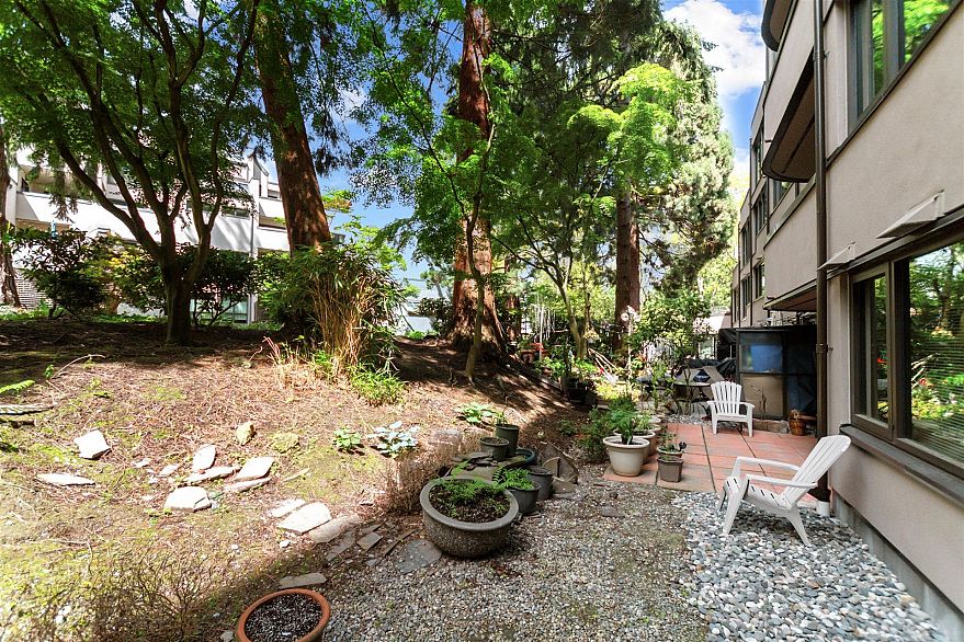 10 1425 Lamey's Mill Road