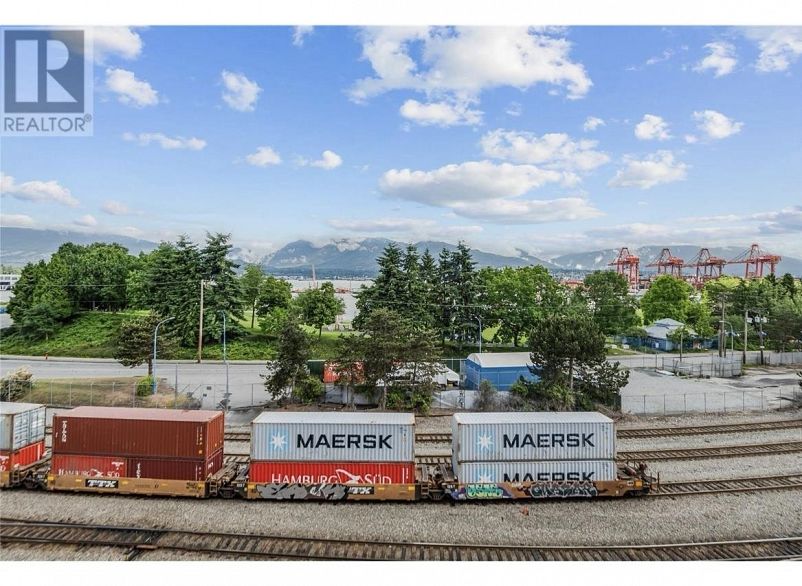 604 55 Alexander Street