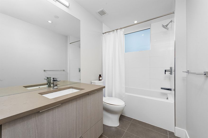 309 3588 Sawmill Crescent