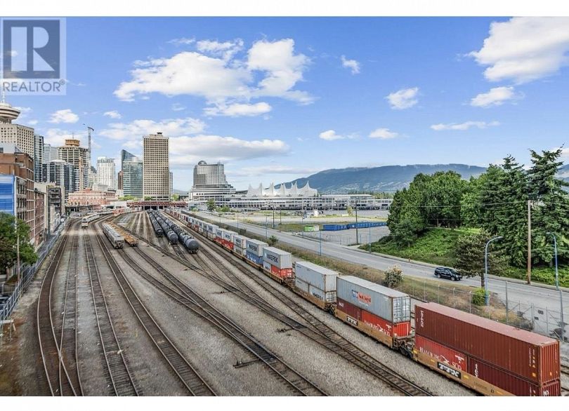 604 55 Alexander Street