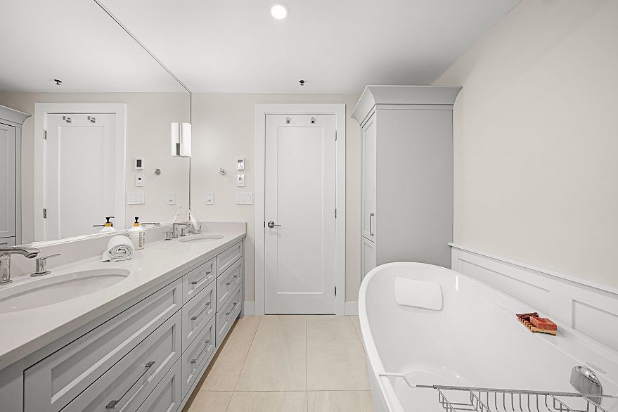 102 1488 Hornby Street