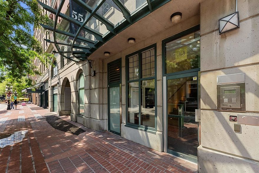 604 55 Alexander Street