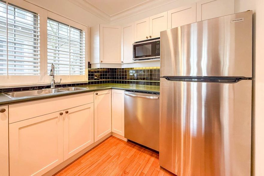 1520 TRAFALGAR STREET, Vancouver BC V6K 3R5