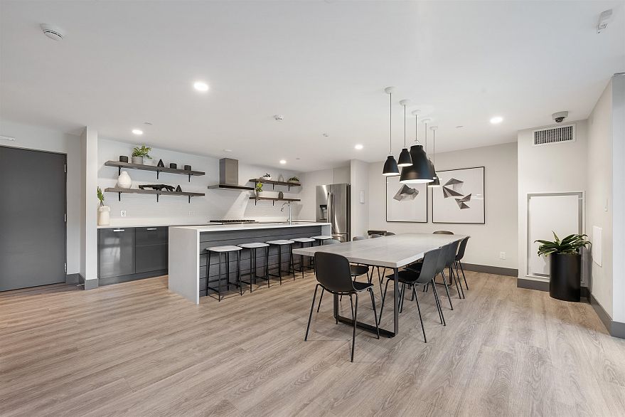 309 3588 Sawmill Crescent