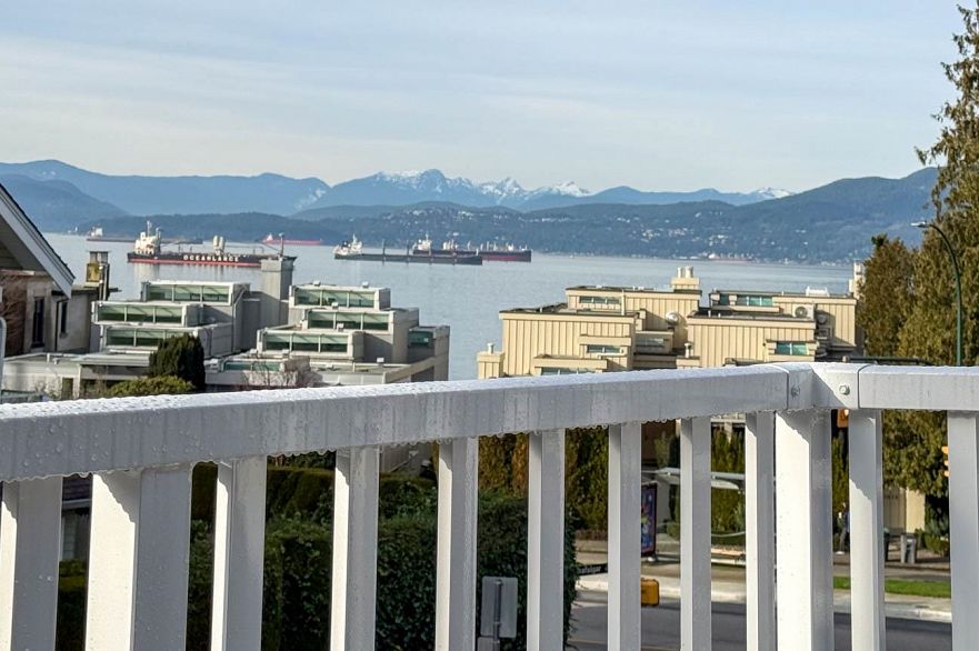 1520 TRAFALGAR STREET, Vancouver BC V6K 3R5