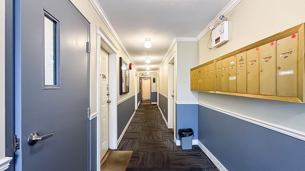 302 120 Garden Drive