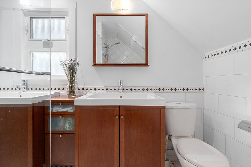 2311 YEW STREET, Vancouver BC V6K 3H1