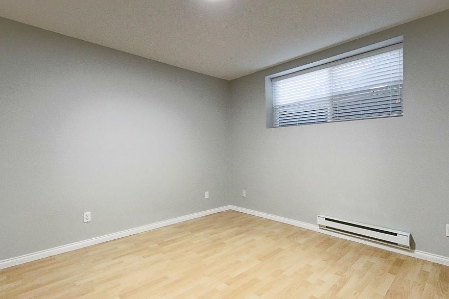 8068 146 STREET, Surrey BC V3S 9Y5