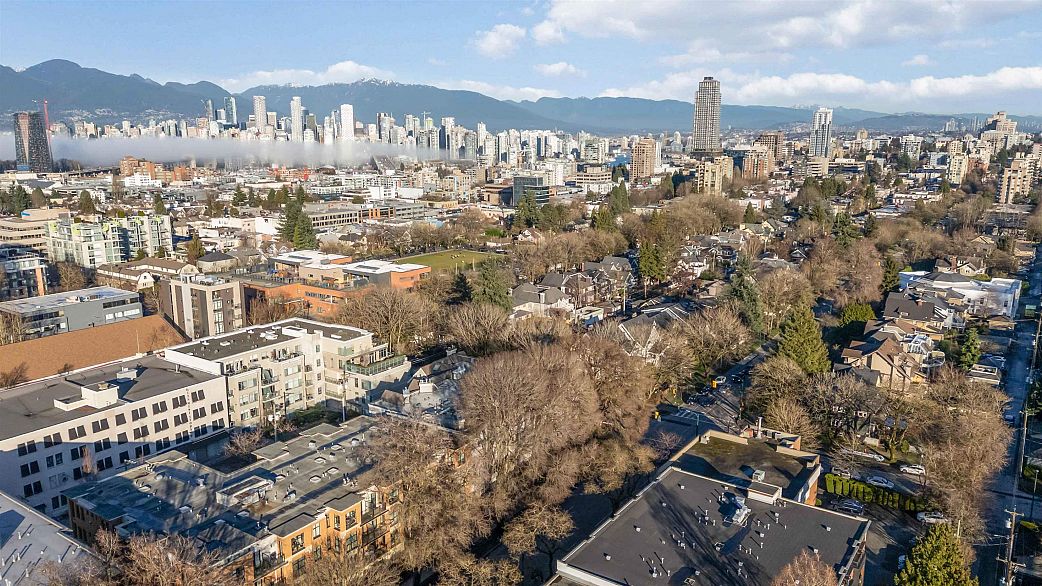 104 2755 Maple Street