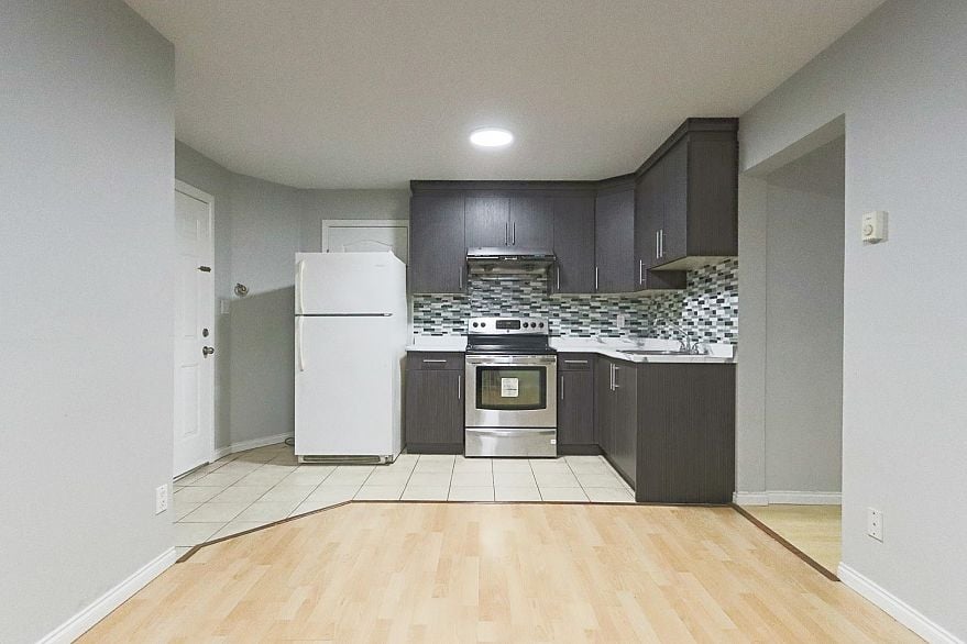 8068 146 STREET, Surrey BC V3S 9Y5